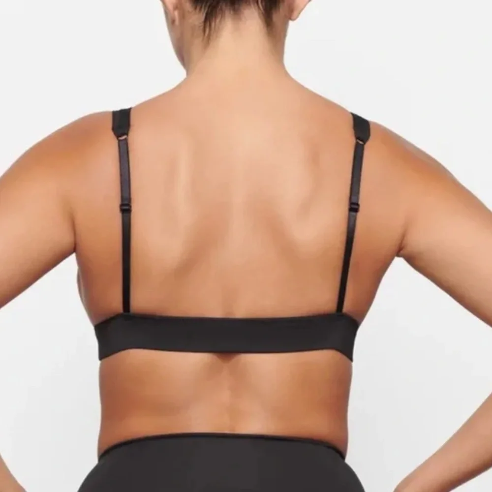 NWT Skims Recycled Swim Plunge Bikini Top Onyx Size Medium